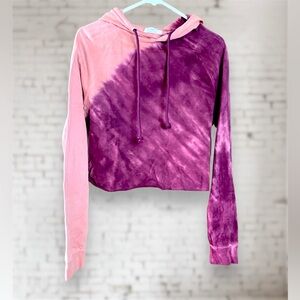 Messy Bun Just Chillin’ Cropped Tie Dye Hoodie. Size Small. NWT.